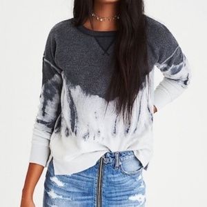 AE COZY INSIDE & OUT TIE-DYE SWEATSHIRT